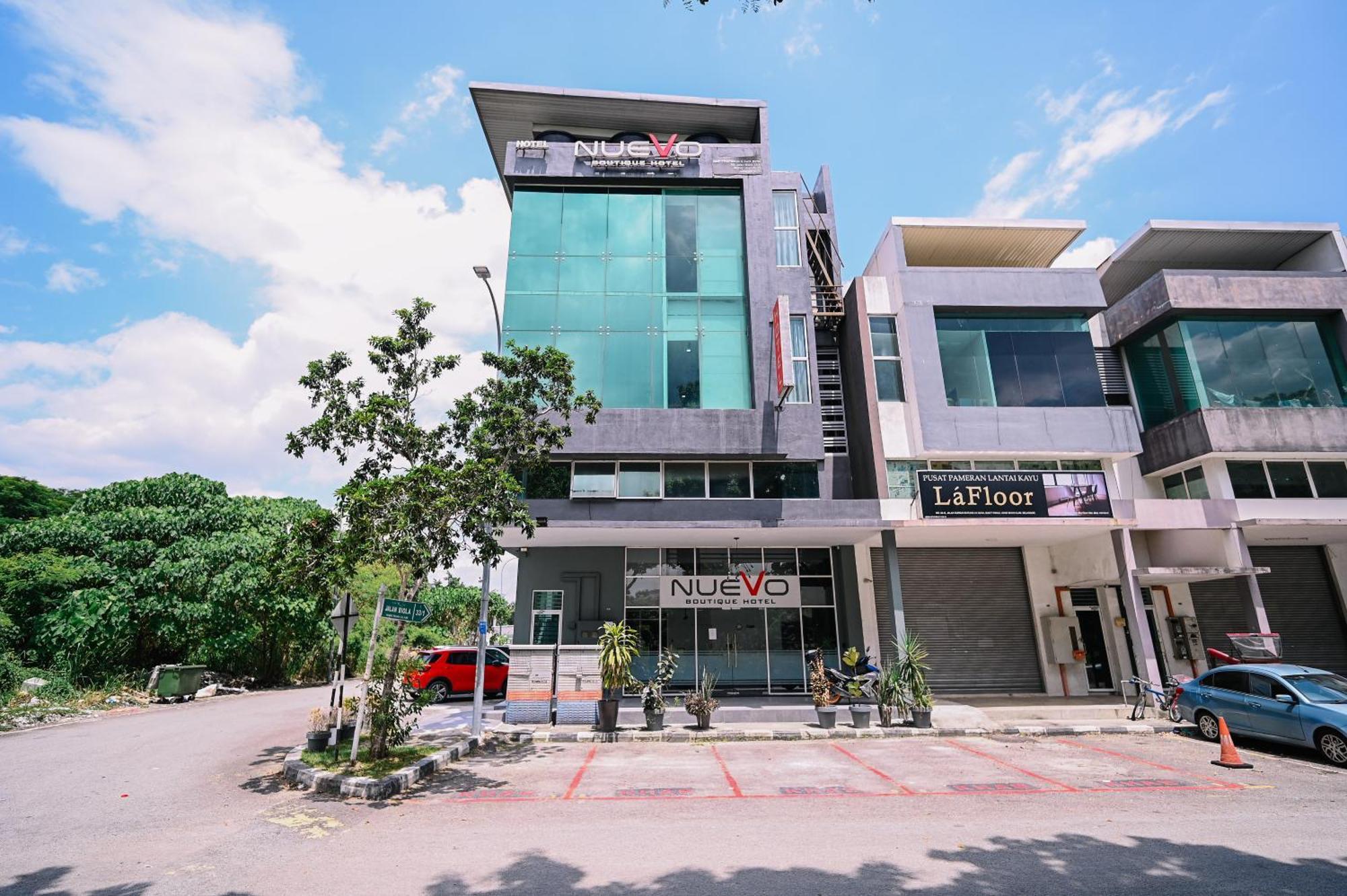 Hotel Swing & Pillows - Kota Kemuning Selangor