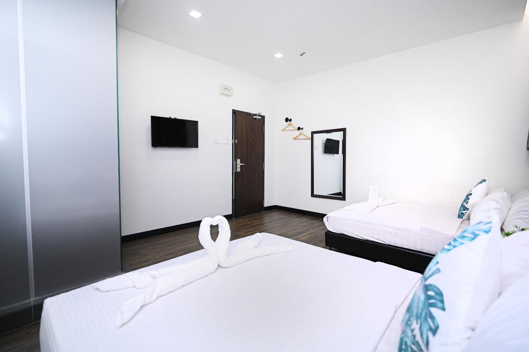 Hotel Swing & Pillows - Kota Kemuning Selangor